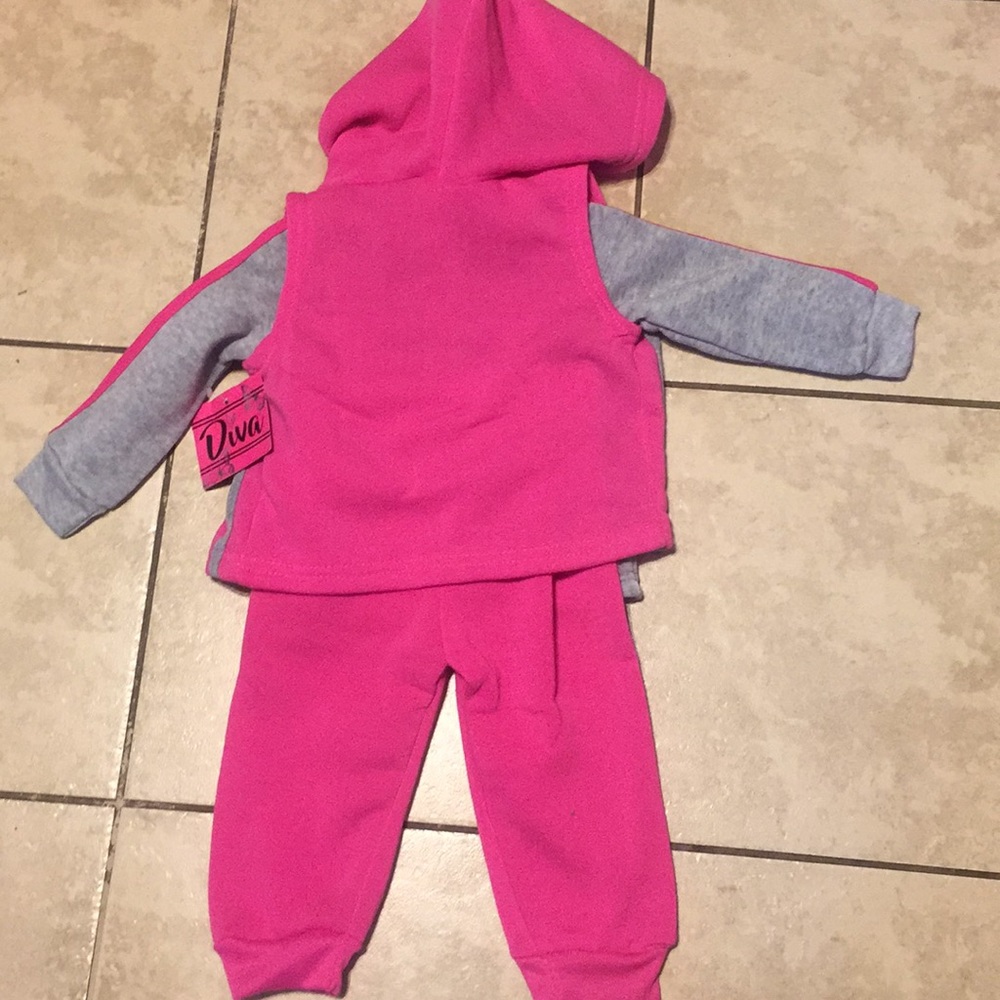 🔥 3 for $35 SALES Diva 3pcs kids hoody set - Picture 4 of 6